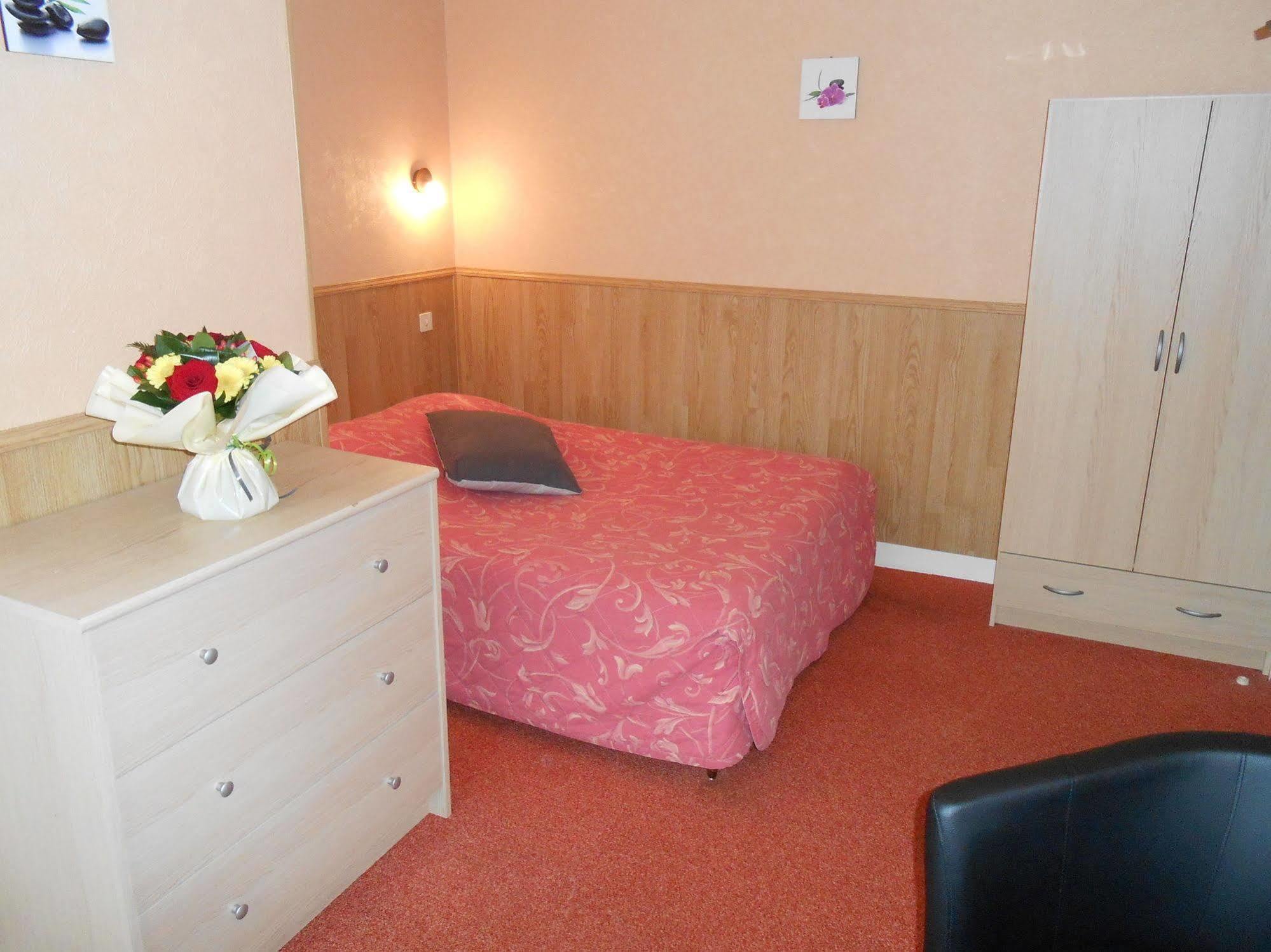 Hotel De La Gare Cherbourg-en-Cotentin Eksteriør billede